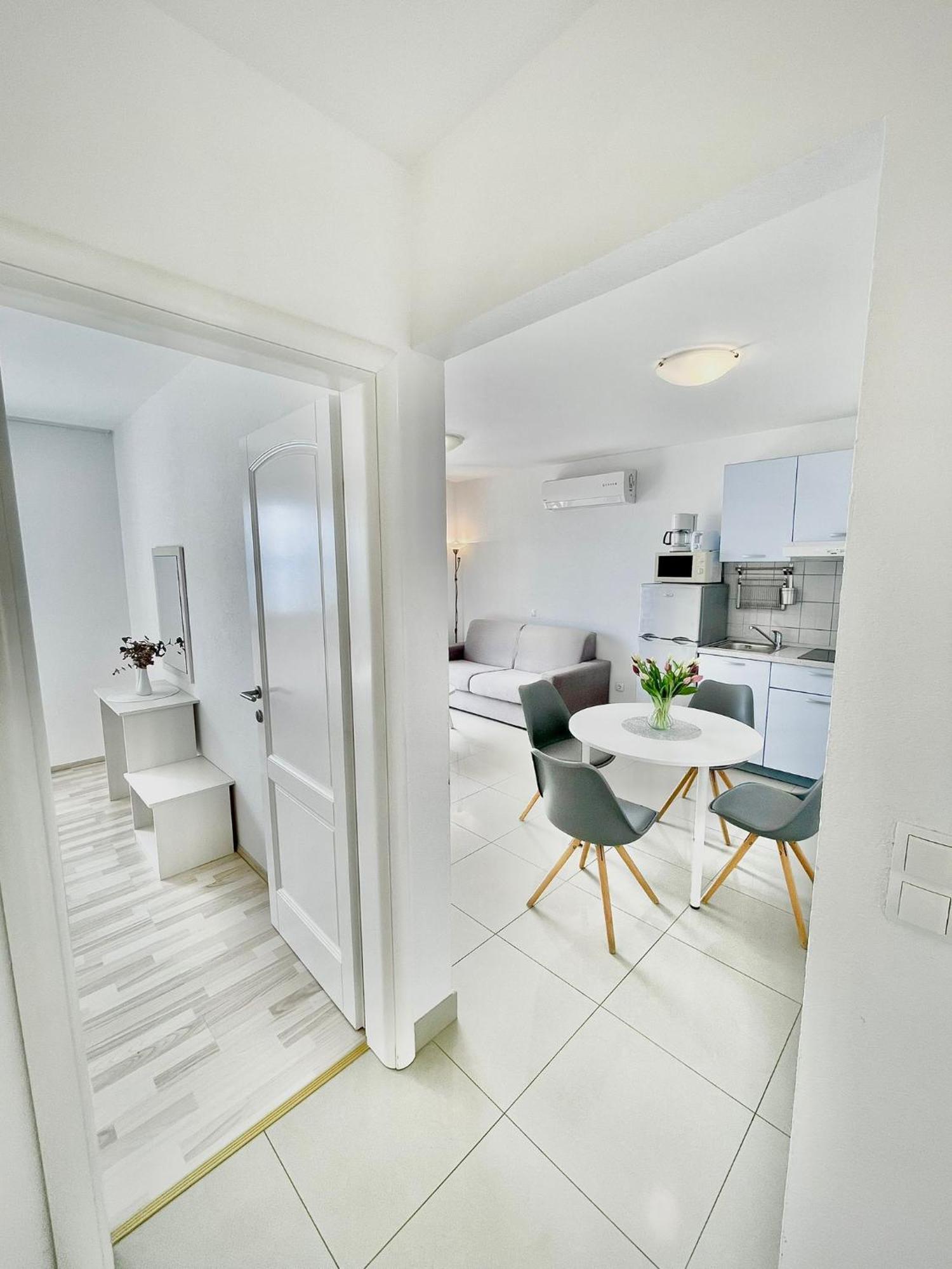 Apartments Katara Brela Εξωτερικό φωτογραφία